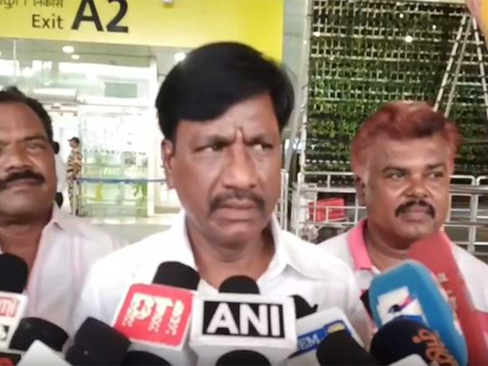 Tamil Nadu Higher Education Minister P Viswanathan (Photo/ANI)