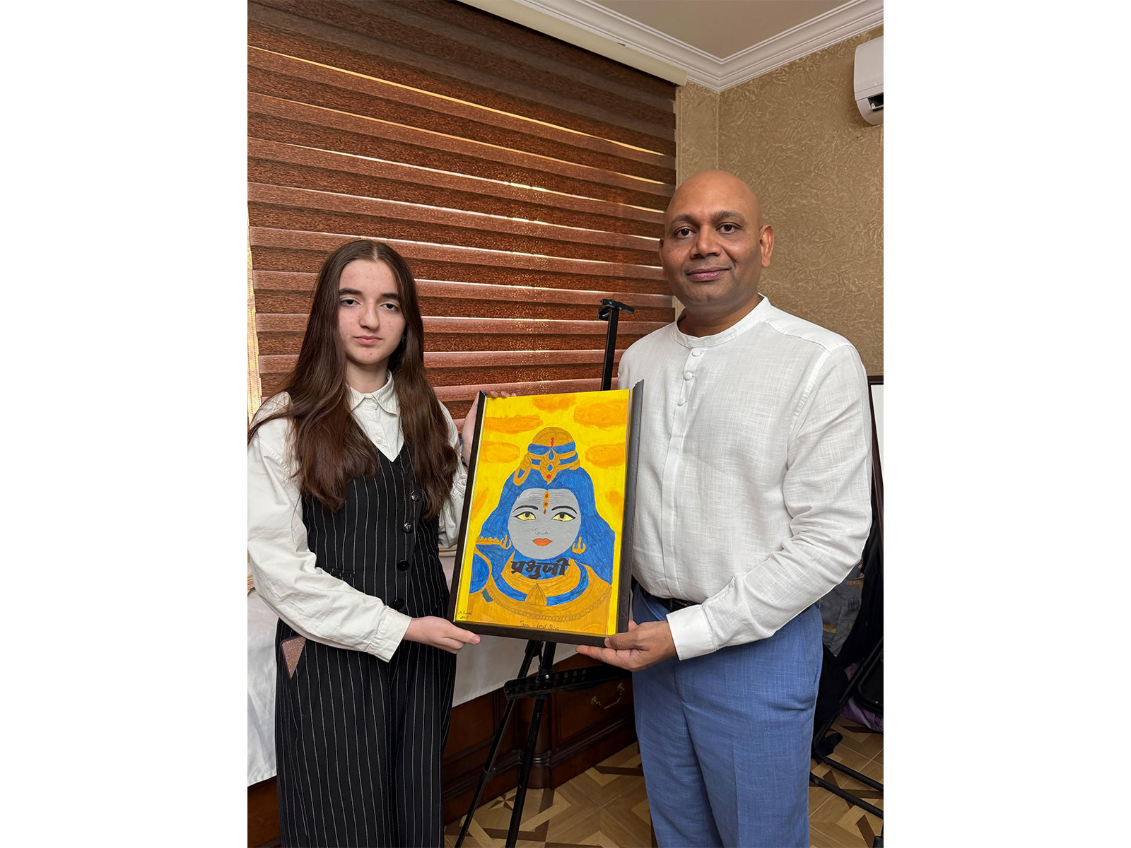 Ambassador of India to Azerbaijan Abhay Kumar (On Right) (Photo/Indian Embassy in Azerbaijan)
