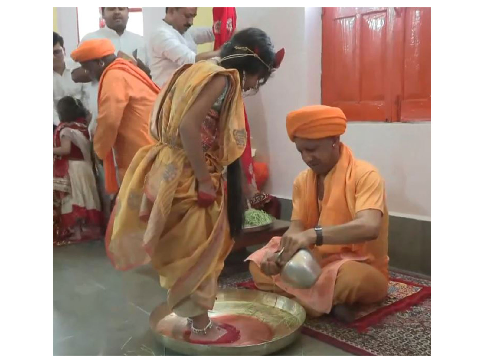 UP CM Yogi Adityanath performs 'Kanya Pujan' (Photo: ANI)
