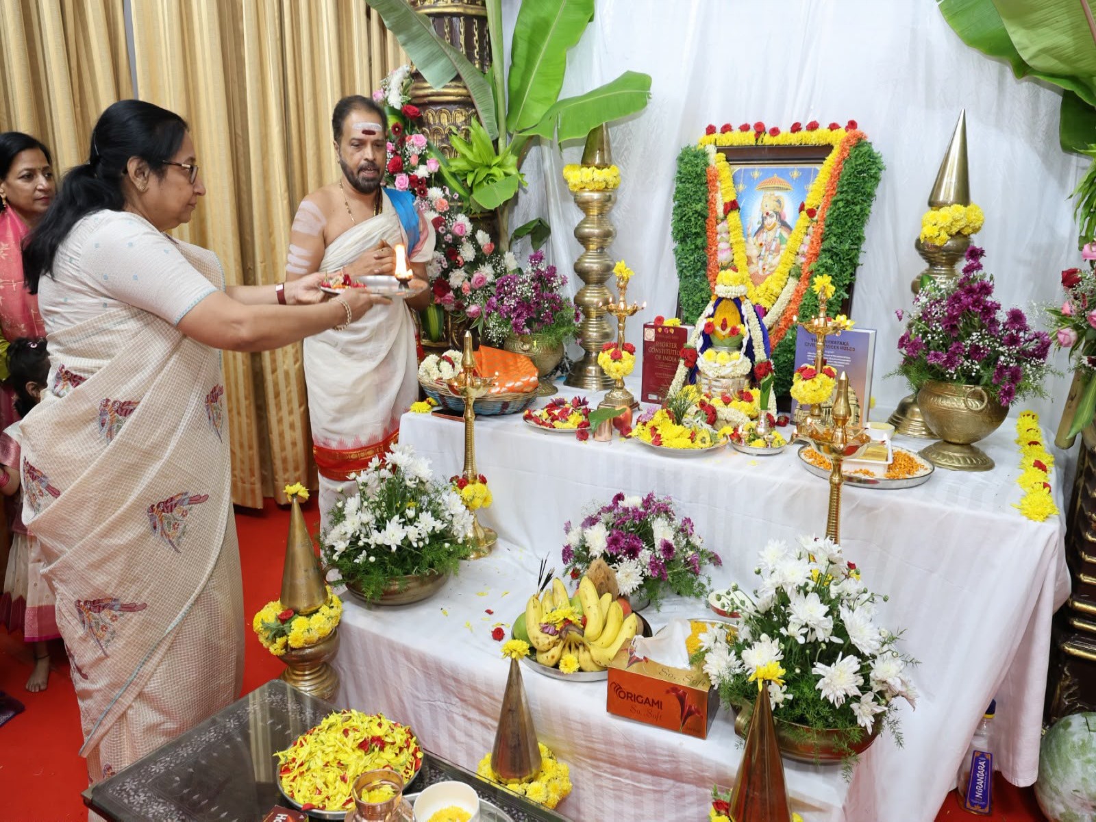 Karnataka Governor Sudha Yadav offers prayers on Vijaya Dashami (Photo: Lokabhavan)