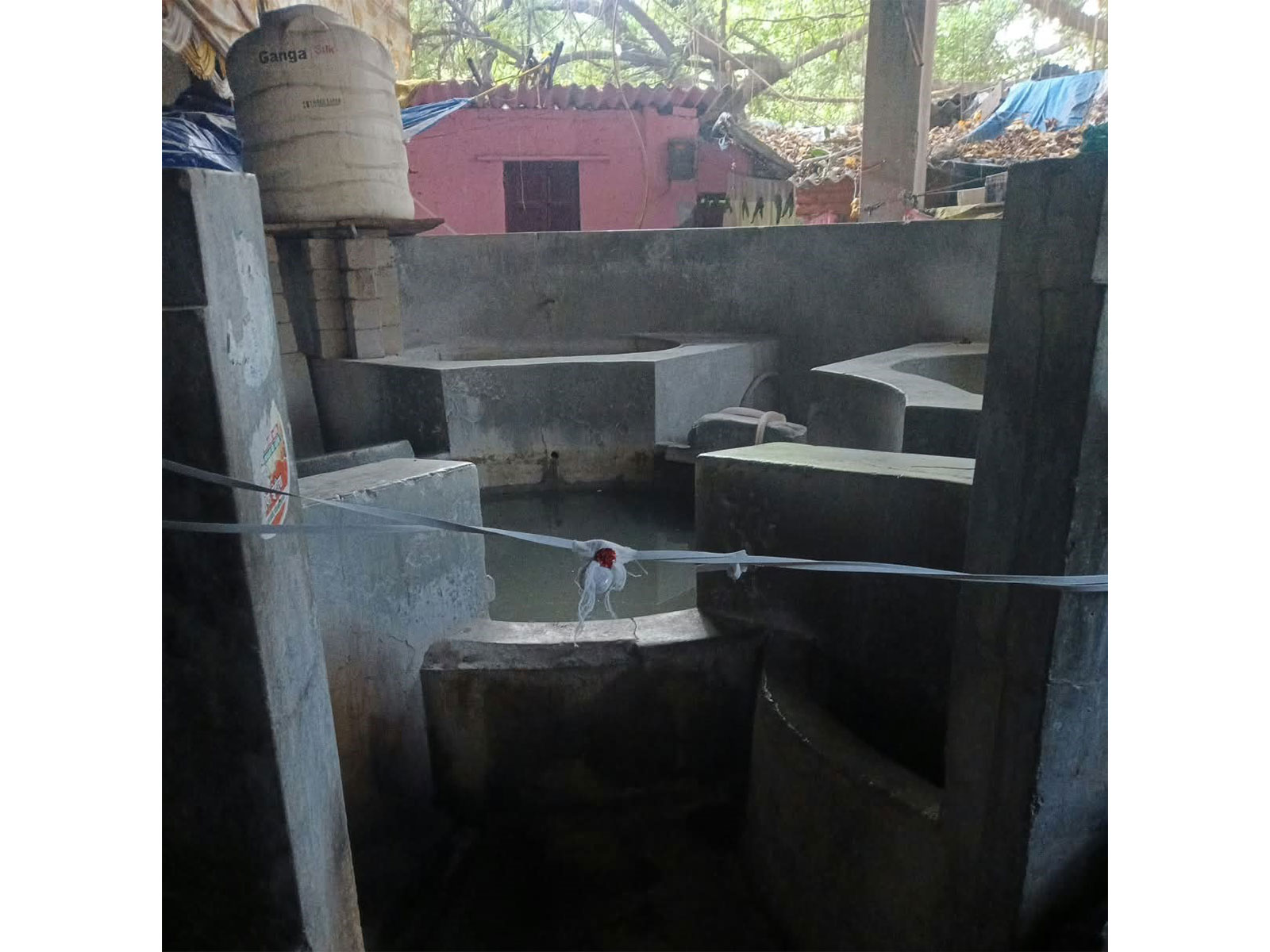 MCD seals 3 unauthorised dhobi ghats (Photo/ANI)