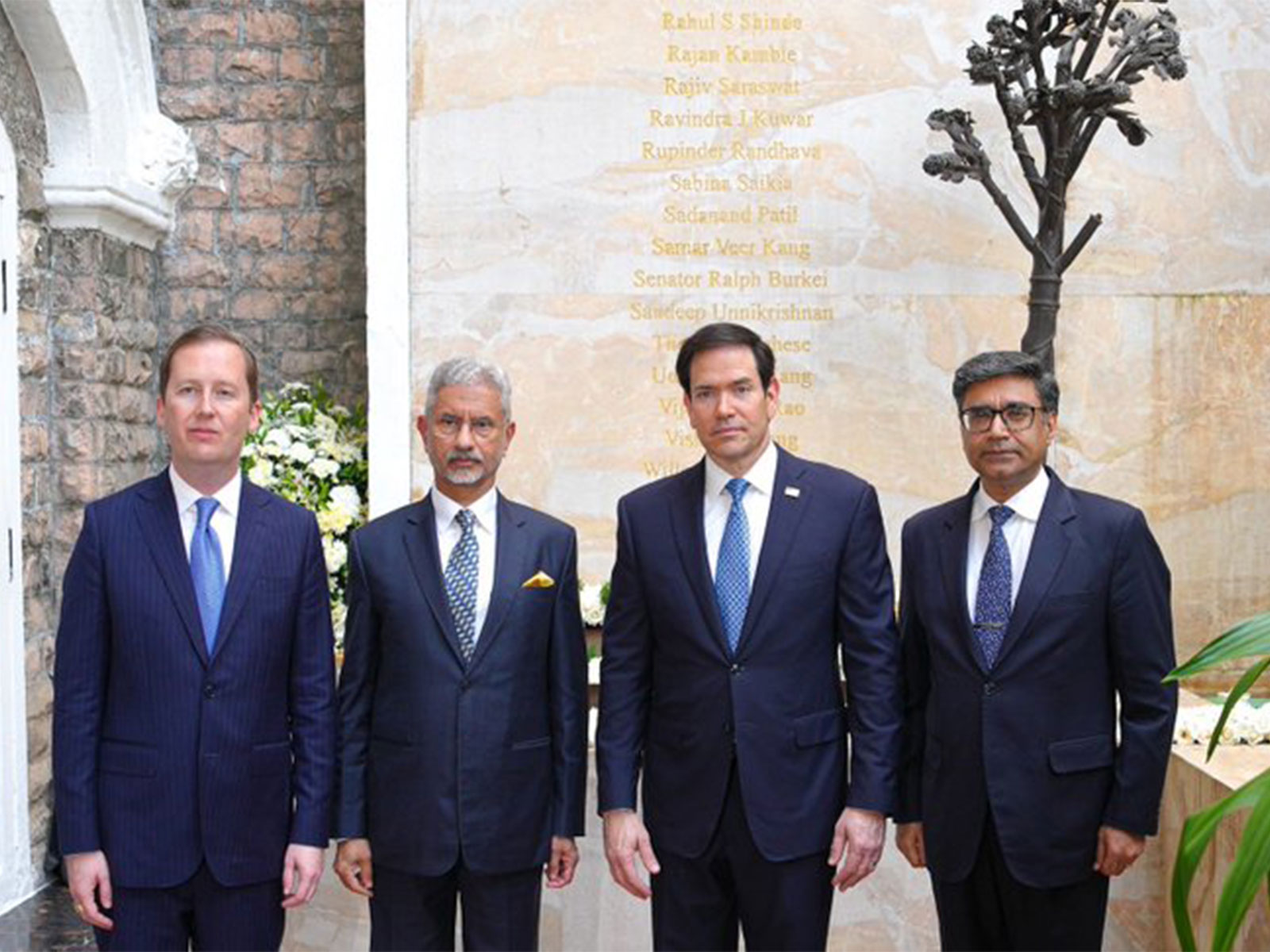 US Secretary of State Marco Rubio and External Affairs Minister S. Jaishankar at the 26/11 memorial at Mumbai's Taj Hotel, alongside US Ambassador to India Sergio Gor and Foreign Secretary Vikram Misri. (Photo: X/@SecRubio)