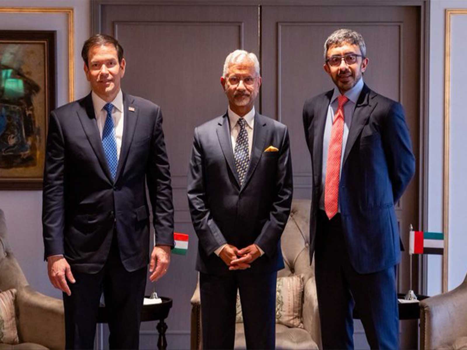 US Secretary of State Marco Rubio, External Affairs Minister S. Jaishankar, and UAE Foreign Minister Sheikh Abdullah bin Zayed Al Nahyan during their trilateral meeting in Mumbai (Photo: X/@DrSJaishankar)