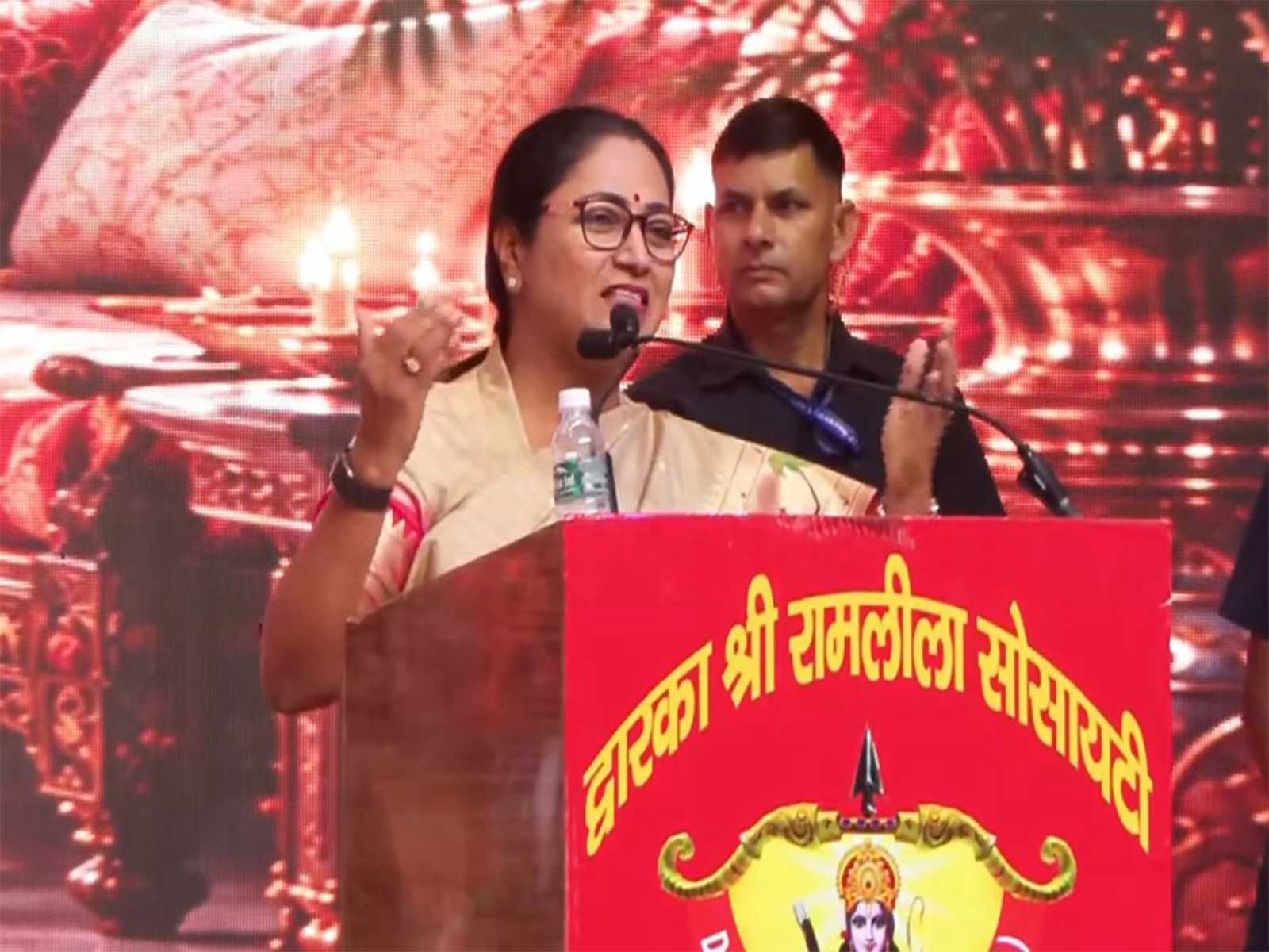 Delhi Chief Minister Rekha Gupta addresses the gathering at Delhi’s Ramlila celebrations (Photo: ANI)