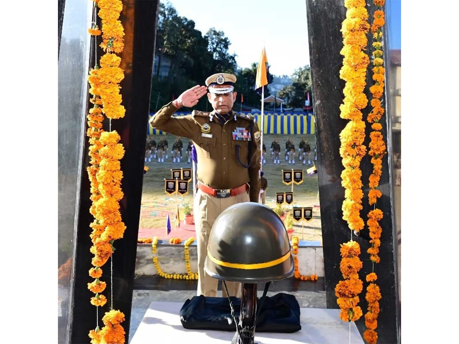 Himachal Pradesh police pays tribute to martyrs (Photo/Himachal govt)