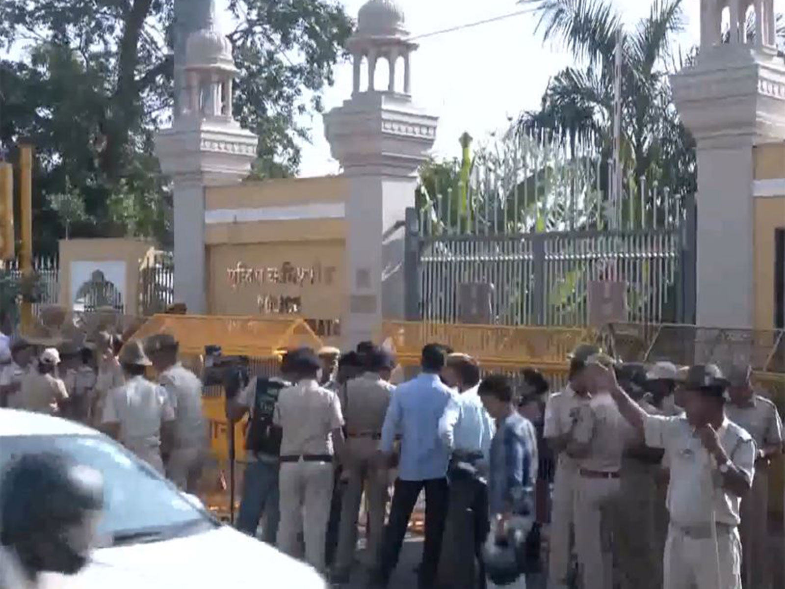Heavy police deployment outside the Jaipur Police Commissionerate (Photo/ANI)