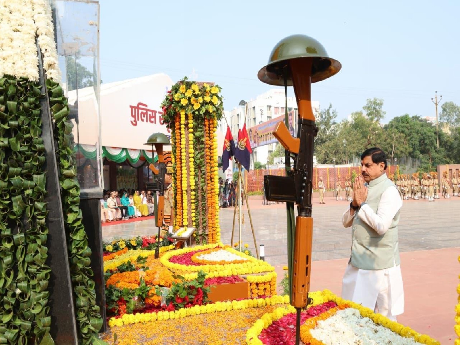 MP CM Mohan Yadav paying tribute to police personnel (Photo / X @CMMadhyaPradesh) 