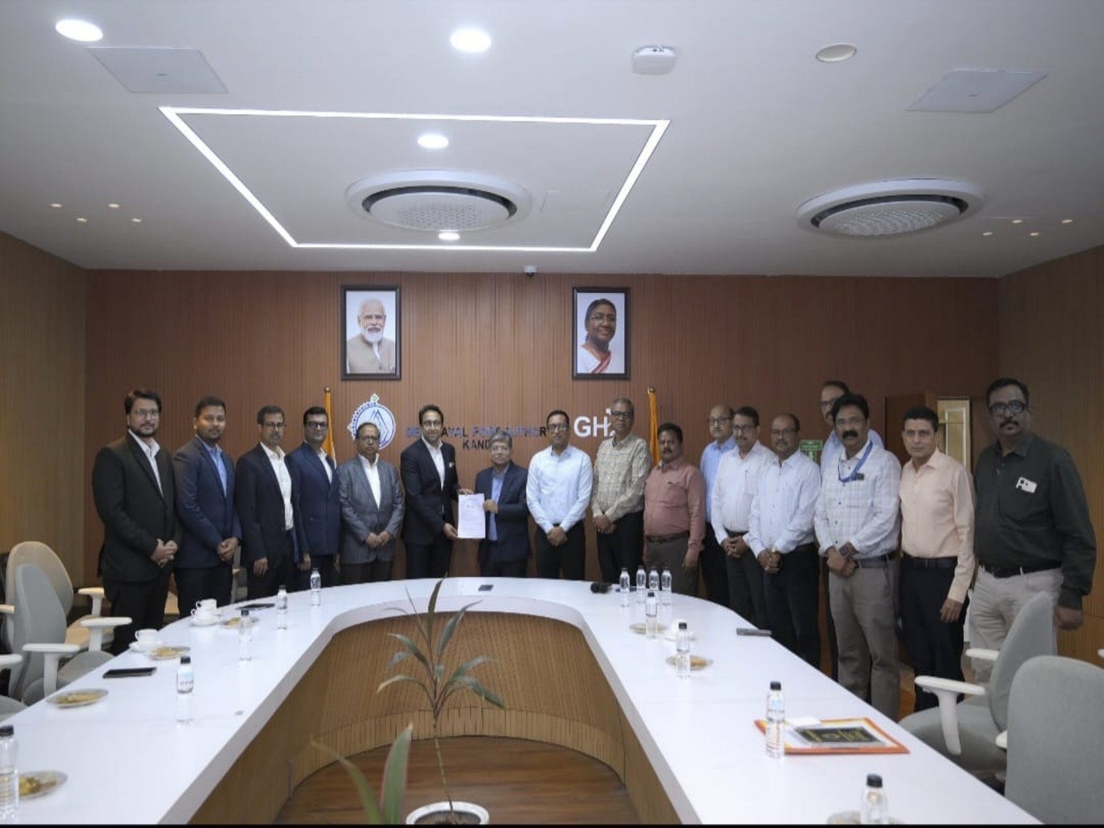 Deendayal Port Authority officials hand over the Letter of Award to Essar Ports representatives at Kandla (Photo/Deendayal Port)
