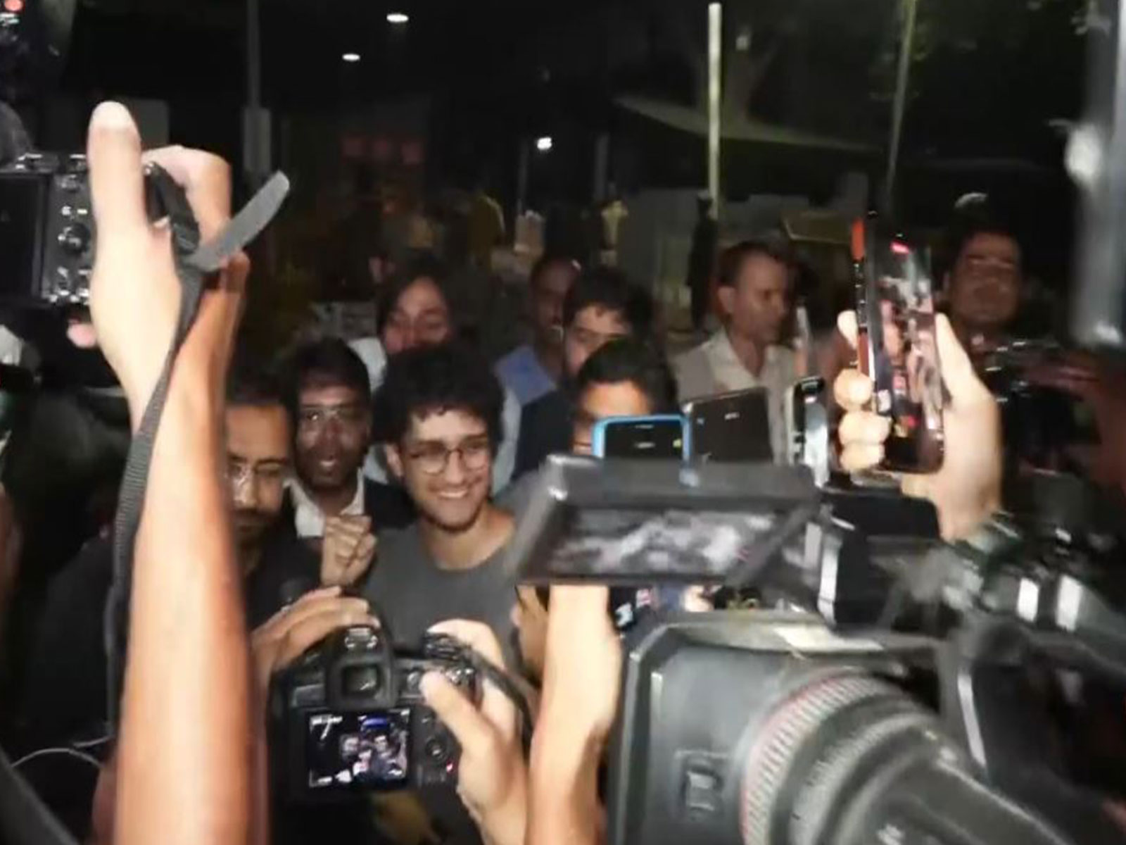 Saurav Das, Ashutosh Ranka released (Photo/ANI)
