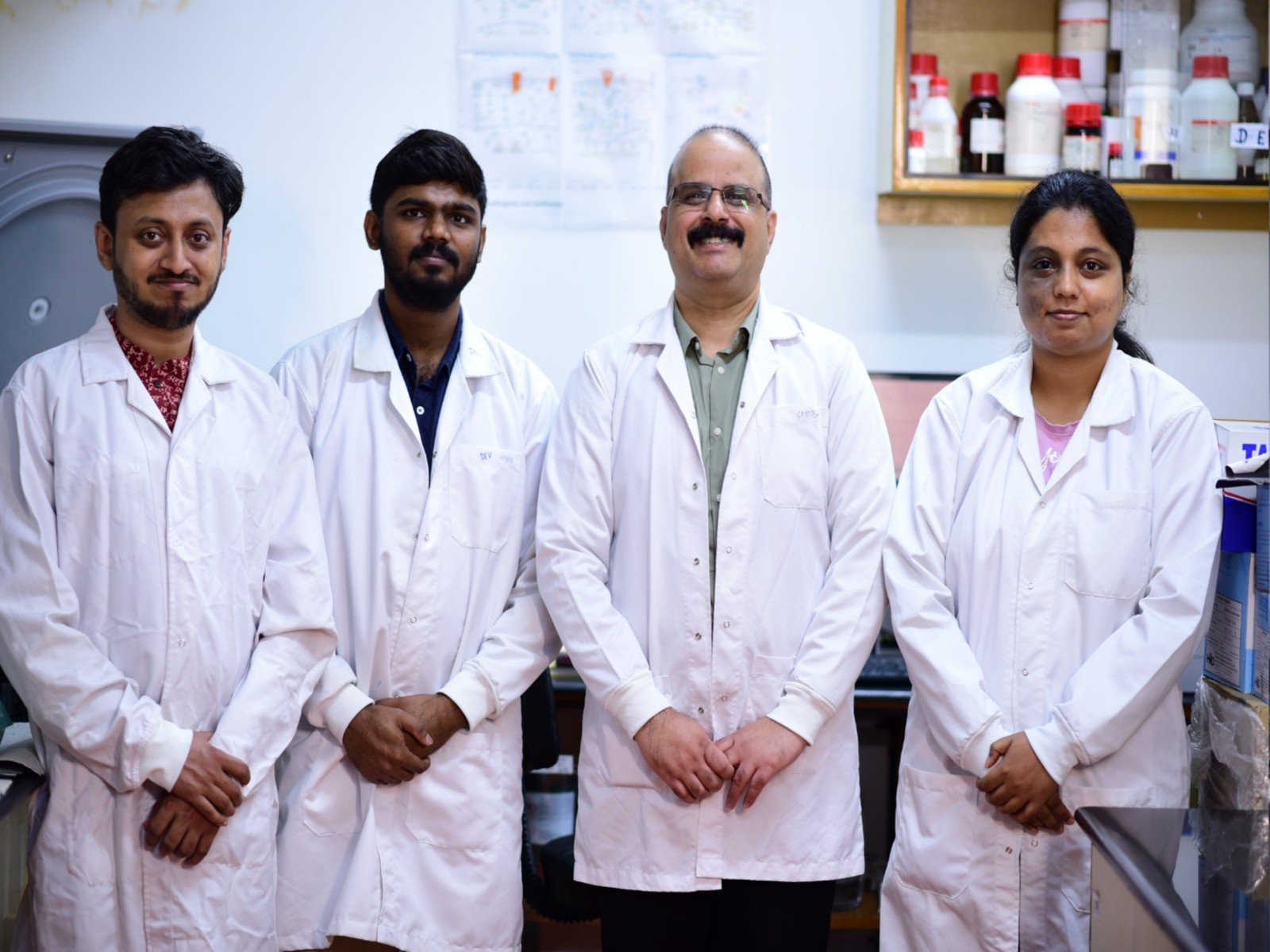 CSIR-CCMB scientists (Photo/CCMB PRO)