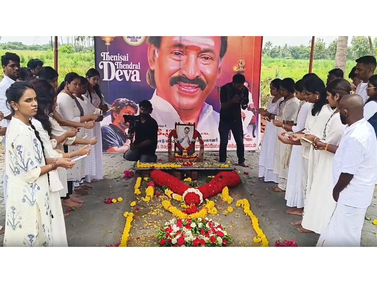 Singers paying their last respects to music composer Deva in Ranipet (Photo/ANI)