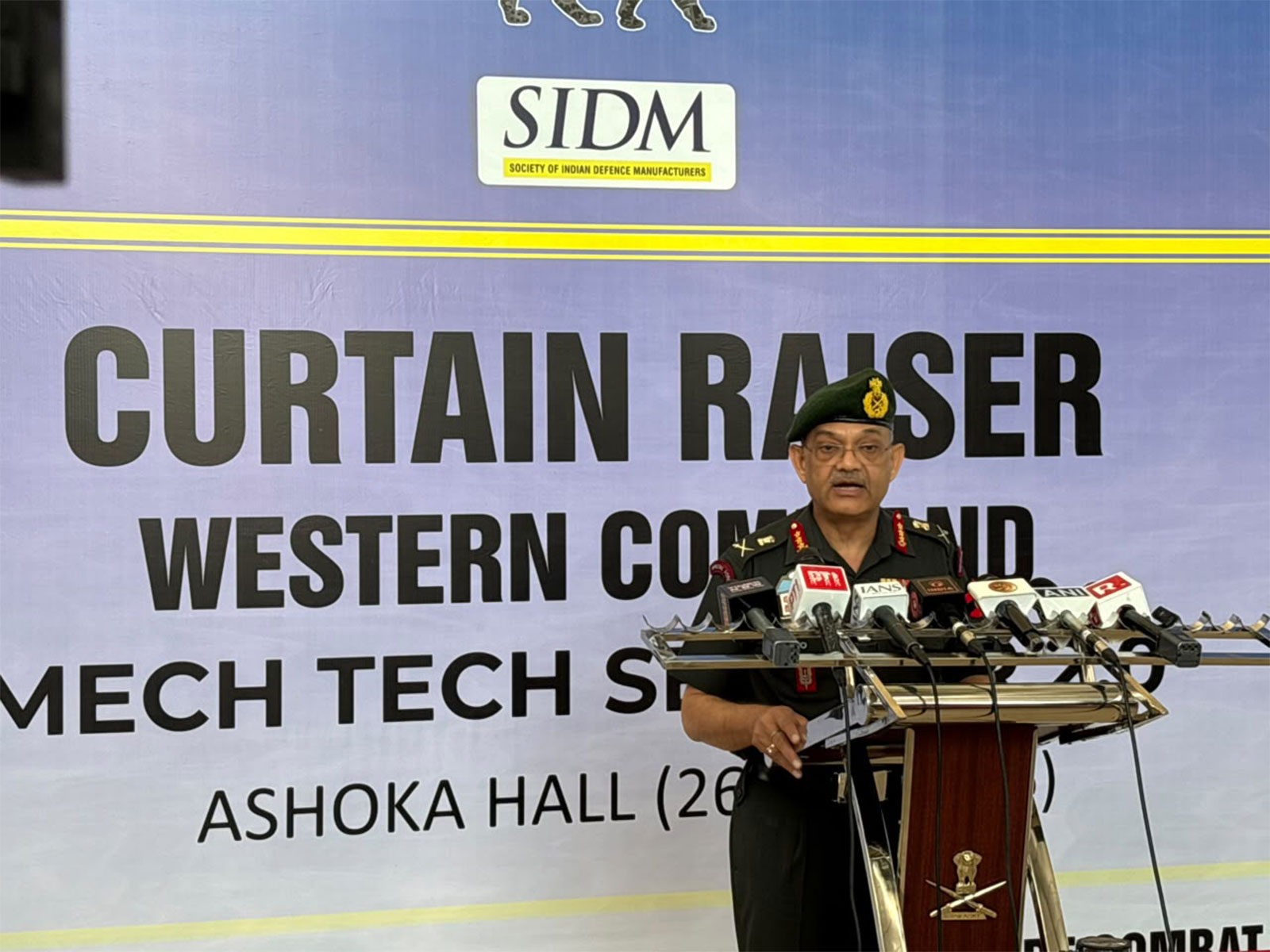  Lieutenant General Pushpendra Pal Singh, General Officer Commanding-in-Charge, Western Command (Photo/ANI)