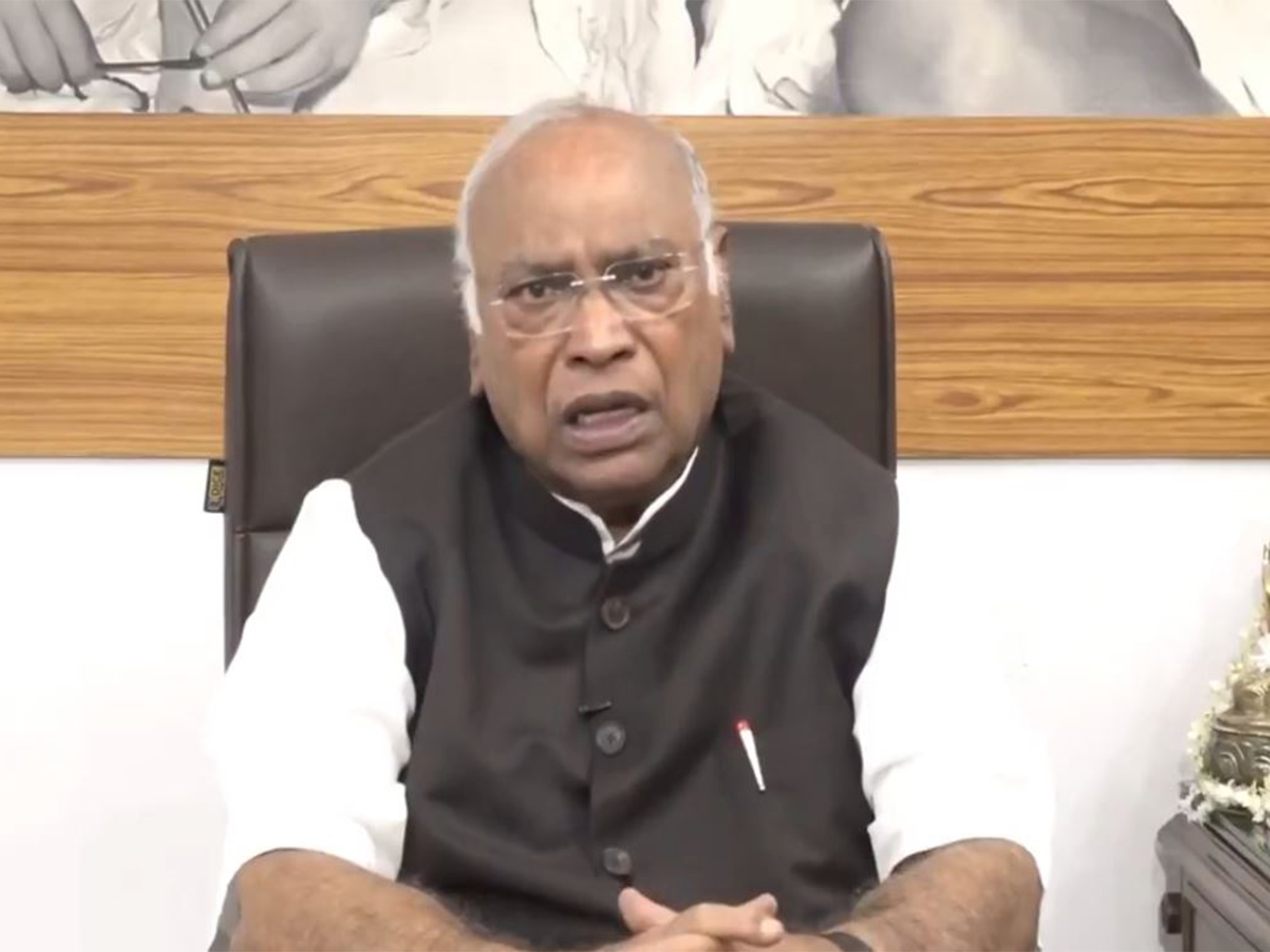 Congress president Mallikarjun Kharge (PhotoX/@kharge)