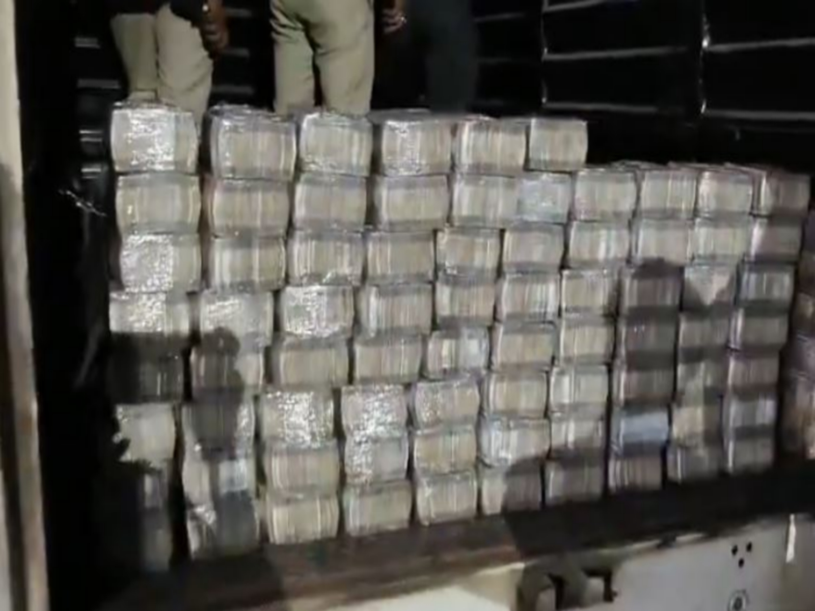 Seized cash from pickup vehicle in Durg (Photo/ANI)