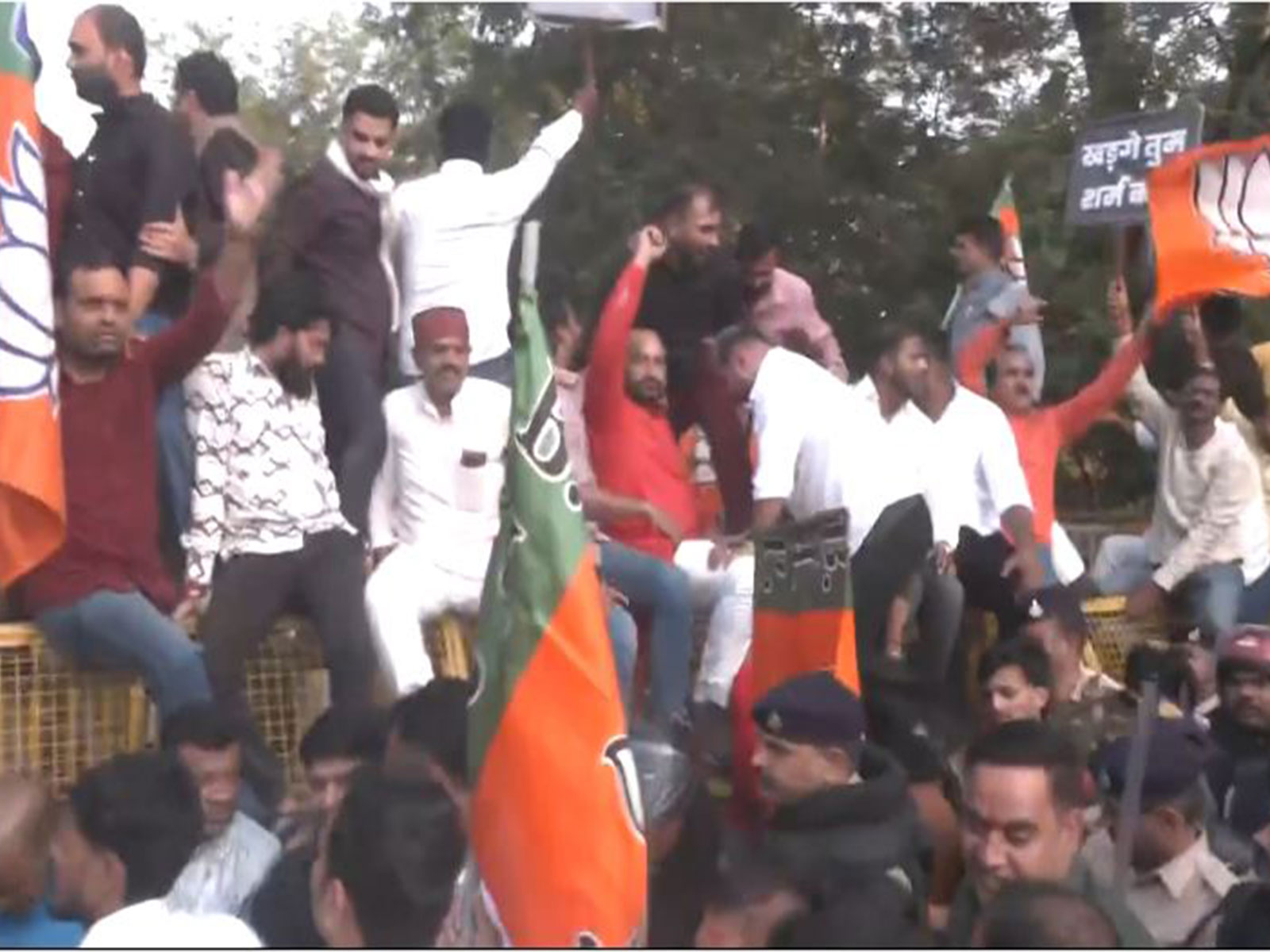 BJP workers protesting in Bhopal (Photo/ANI)