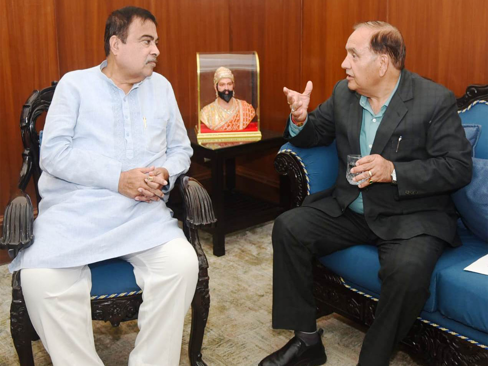 Himachal Pradesh Assembly Speaker Kuldeep Singh Pathania with Union Minister Nitin Gadkari (Photo/ANI)