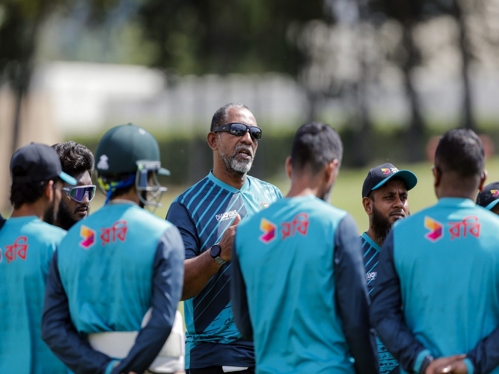 Bangladesh head coach Phil Simmons with the team. (Photo: ANI)