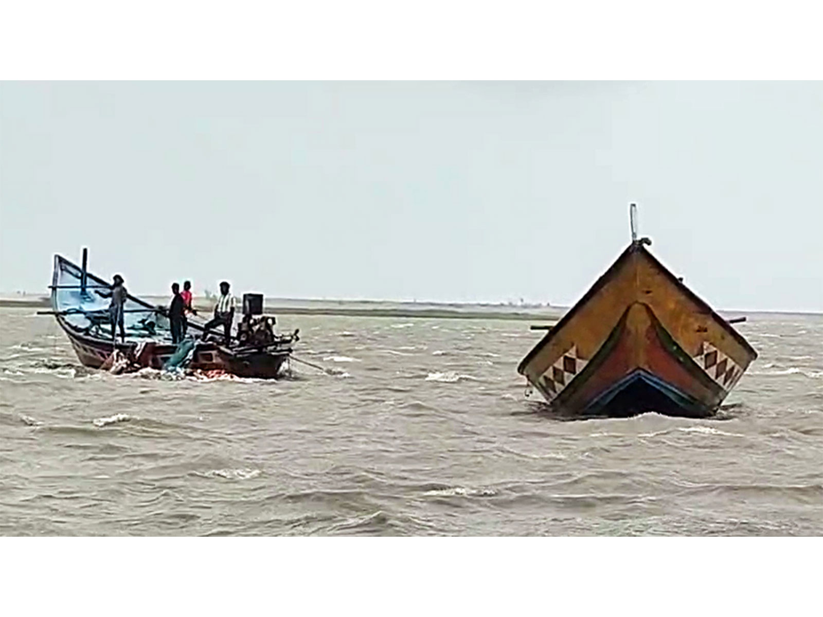Strong winds, high waves and heavy rain triggered by Cyclone Arnab (Photo: ANI)