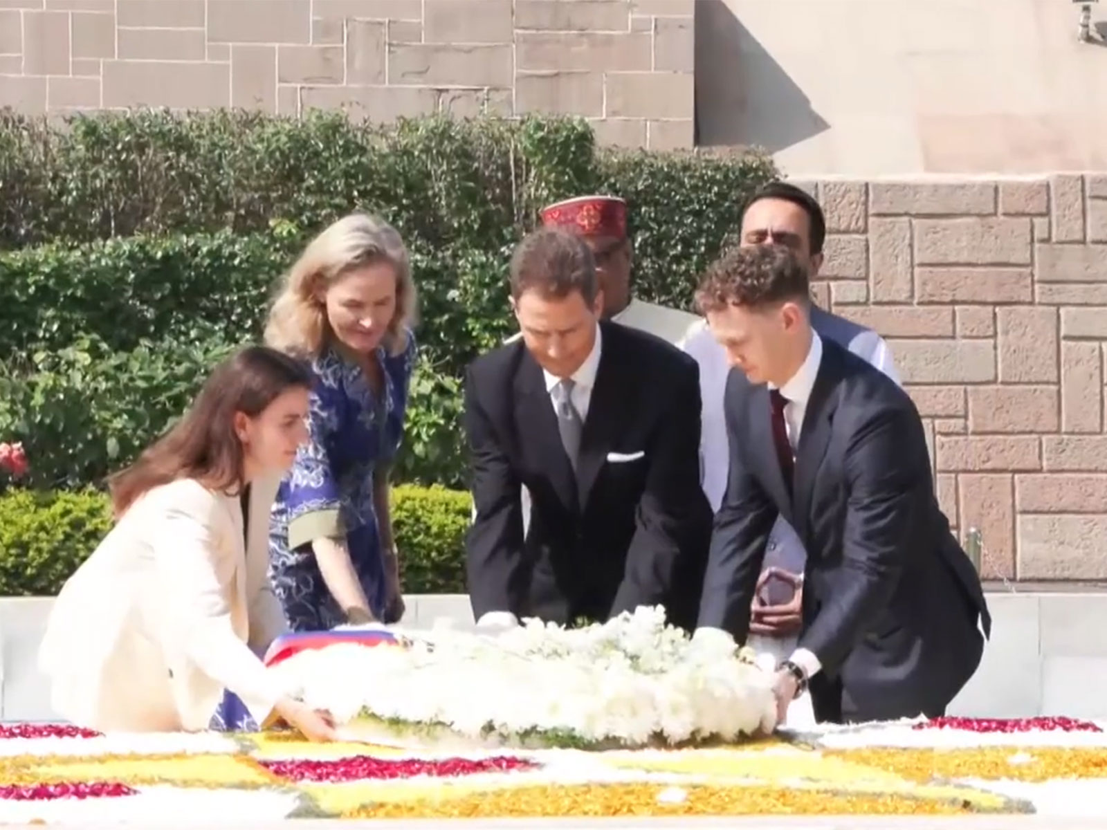 Hereditary Prince Alois of Liechtenstein and Hereditary Princess Sophie particpating in wreath-laying ceremony at the memorial of Mahatma Gandhi, Rajghat (Photo/ANI/DD)