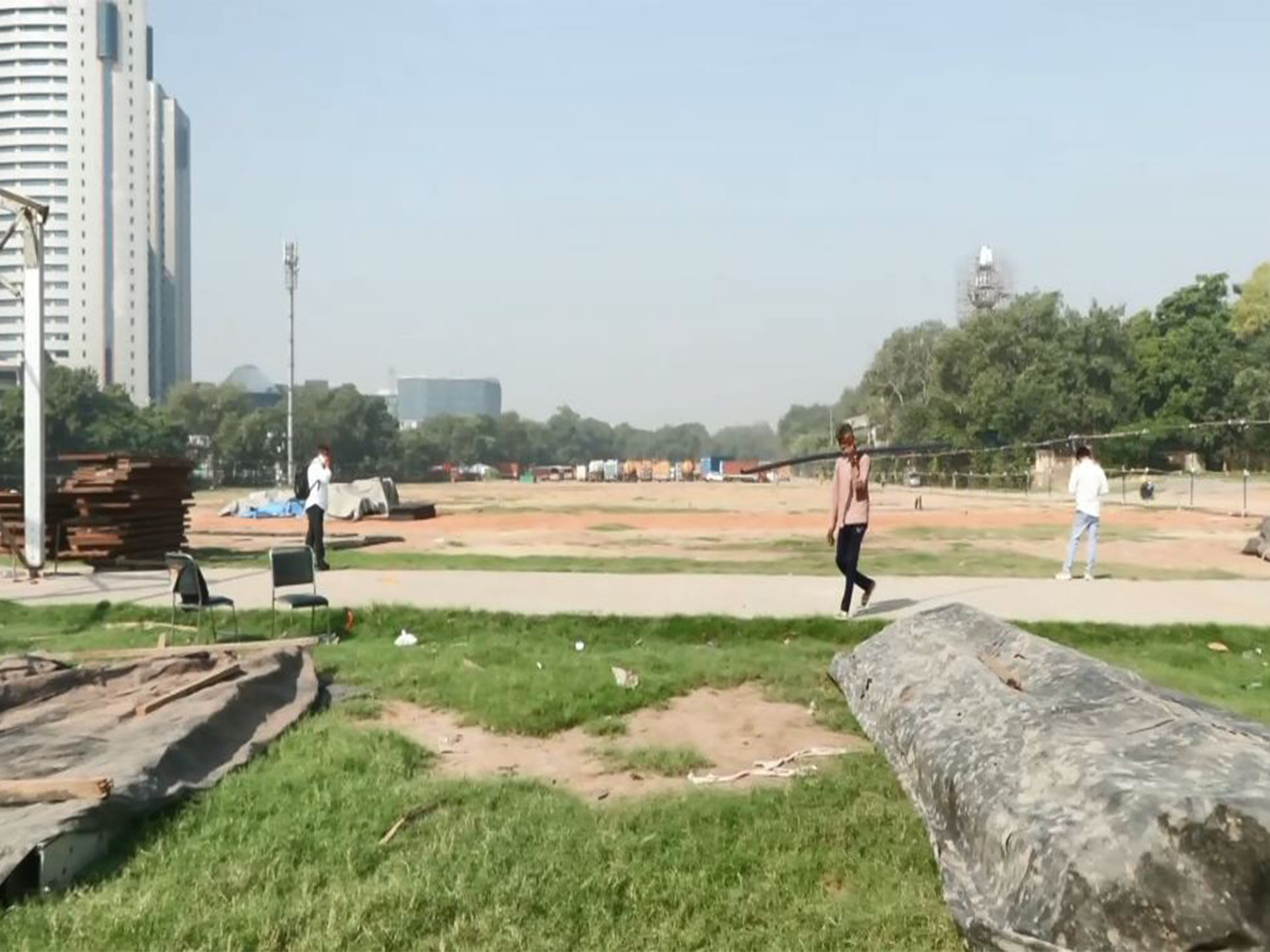 Preparations underway at Ramlila Maidan for Congress-led ‘Vote Bachao’ rally on November 1 (Photo/ANI)