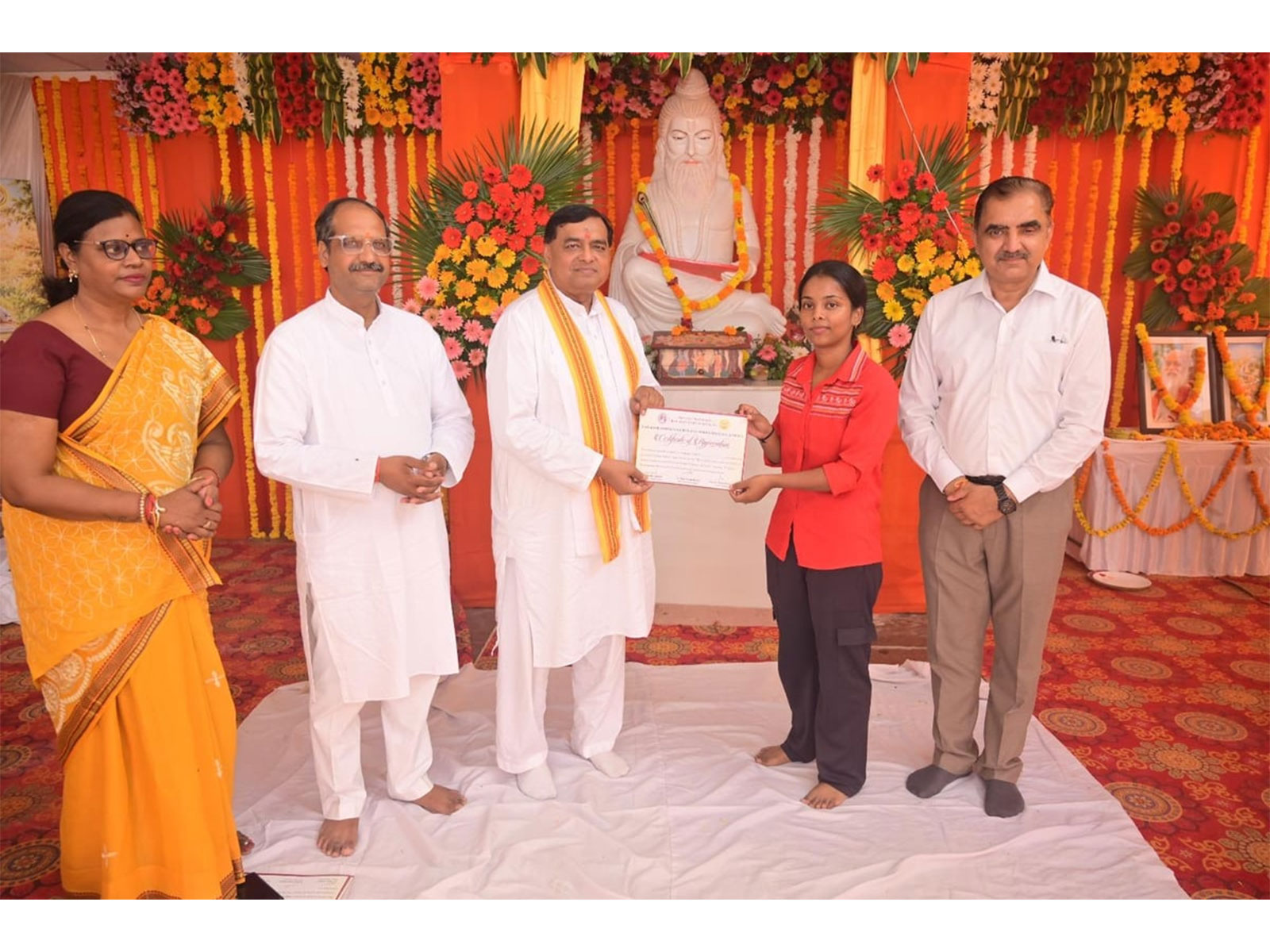 Maharishi Valmiki’s Five-Foot Statue Unveiled at Ramayan University in Ayodhya