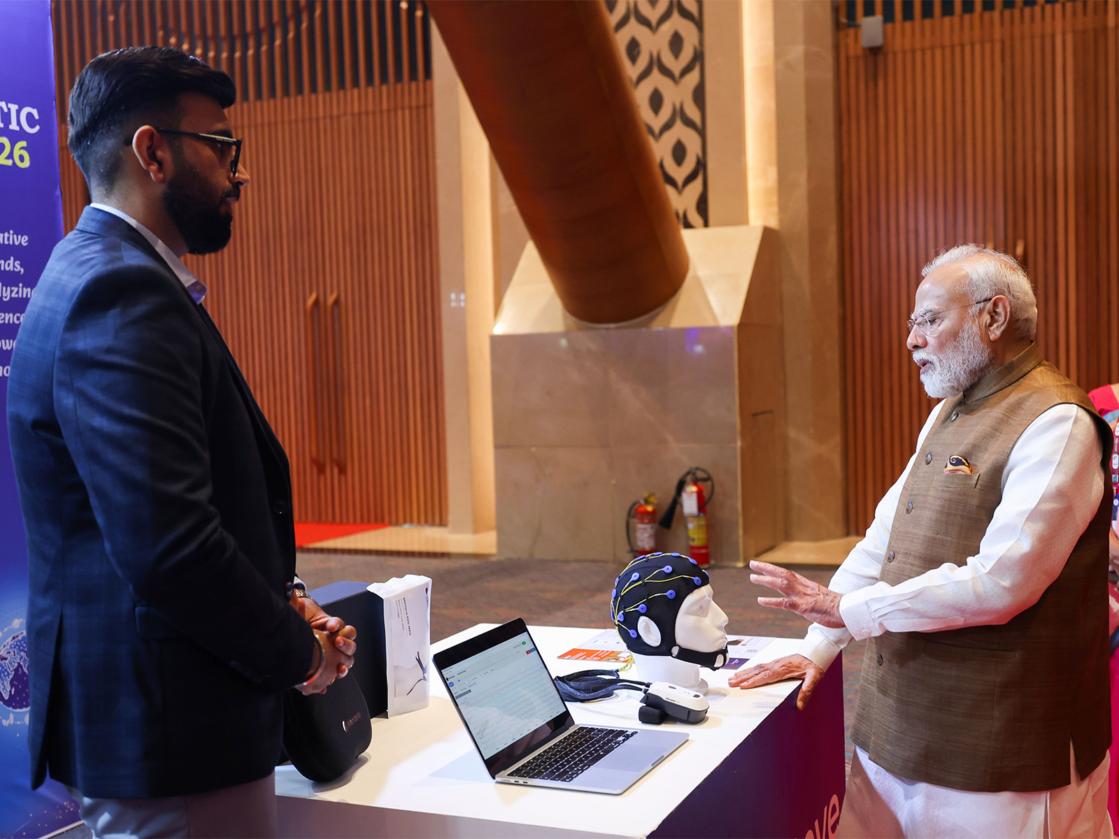 Prime Minister Narendra Modi visits a startup exhibition stall and interacts with an innovator (Photo/(DPR PMO/ANI)