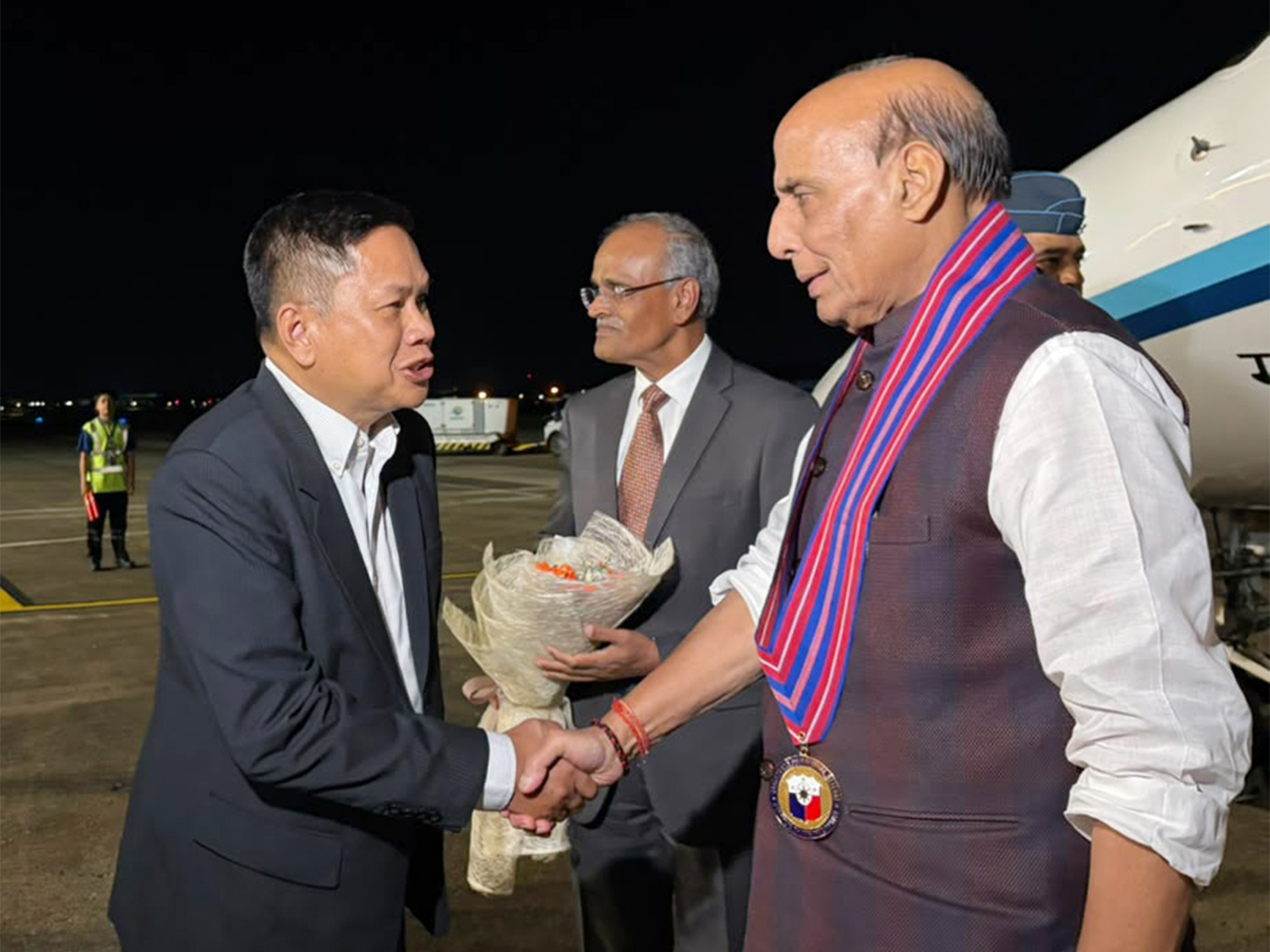 Defence Minister Rajnath Singh with Major General (Retd) Fabian M Pedregosa, Philippines Undersecretary of Department of National Defence (Photo/ANI 