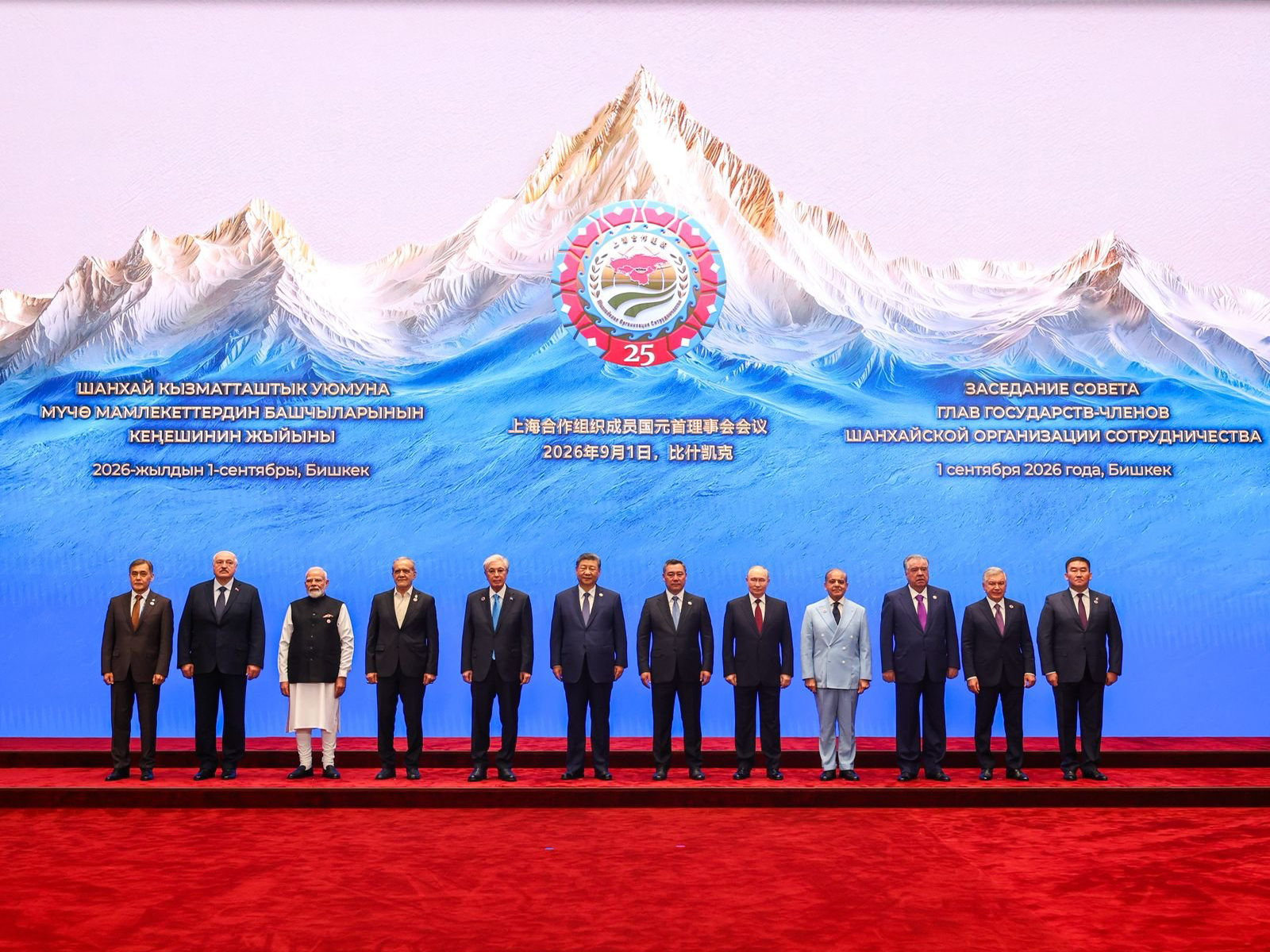 PM Modi standing alongside SCO members (Photo/X/@narendramodi)