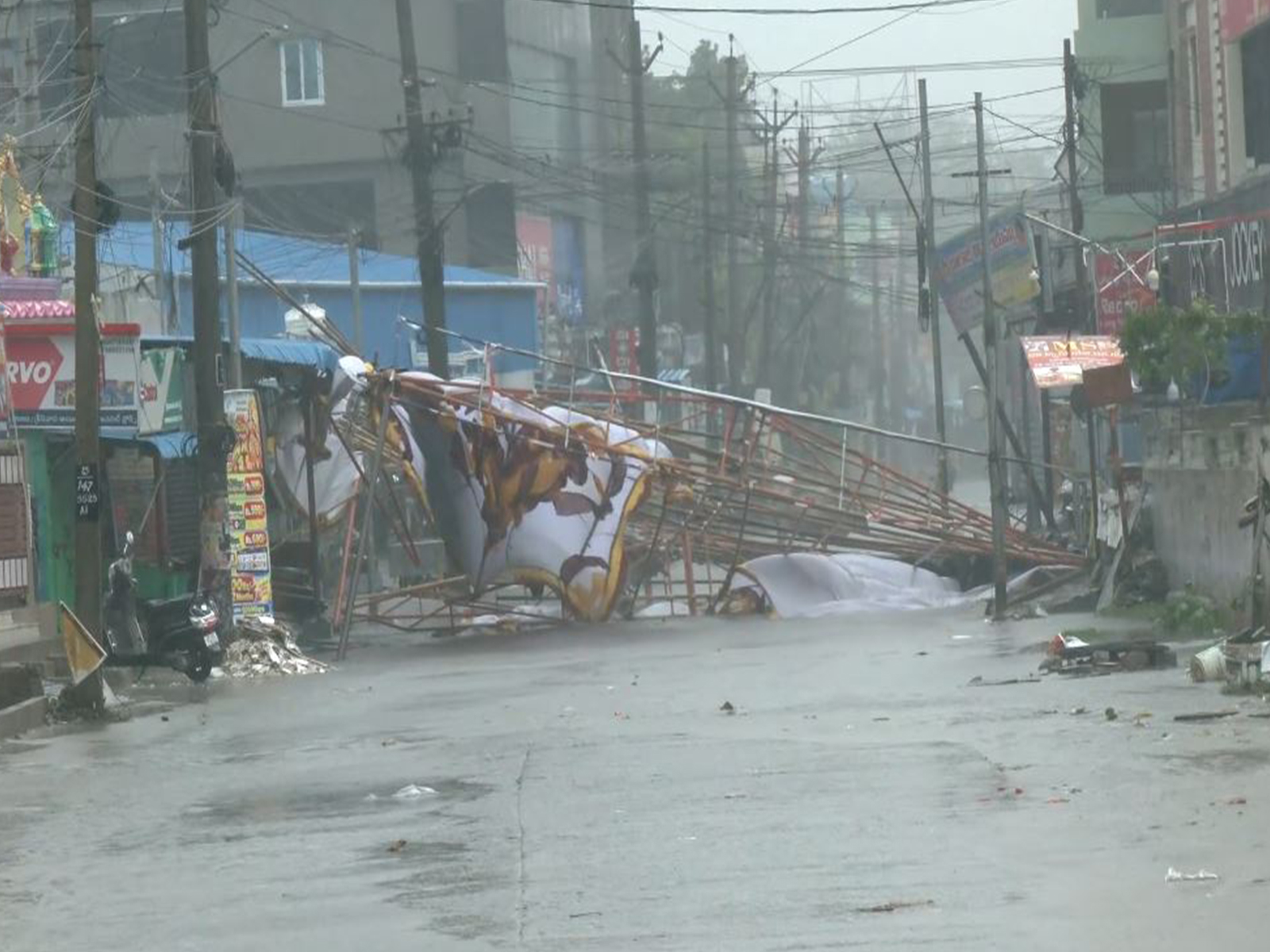 Visuals of waterlogged road following strong winds and heavy rain as Cyclone Arnab impacts the state (Photo/ANI)