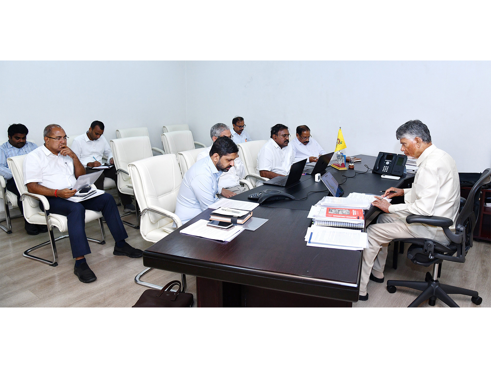  Andhra Pradesh Chief Minister N. Chandrababu holds a review meeting (Photo/ANI)