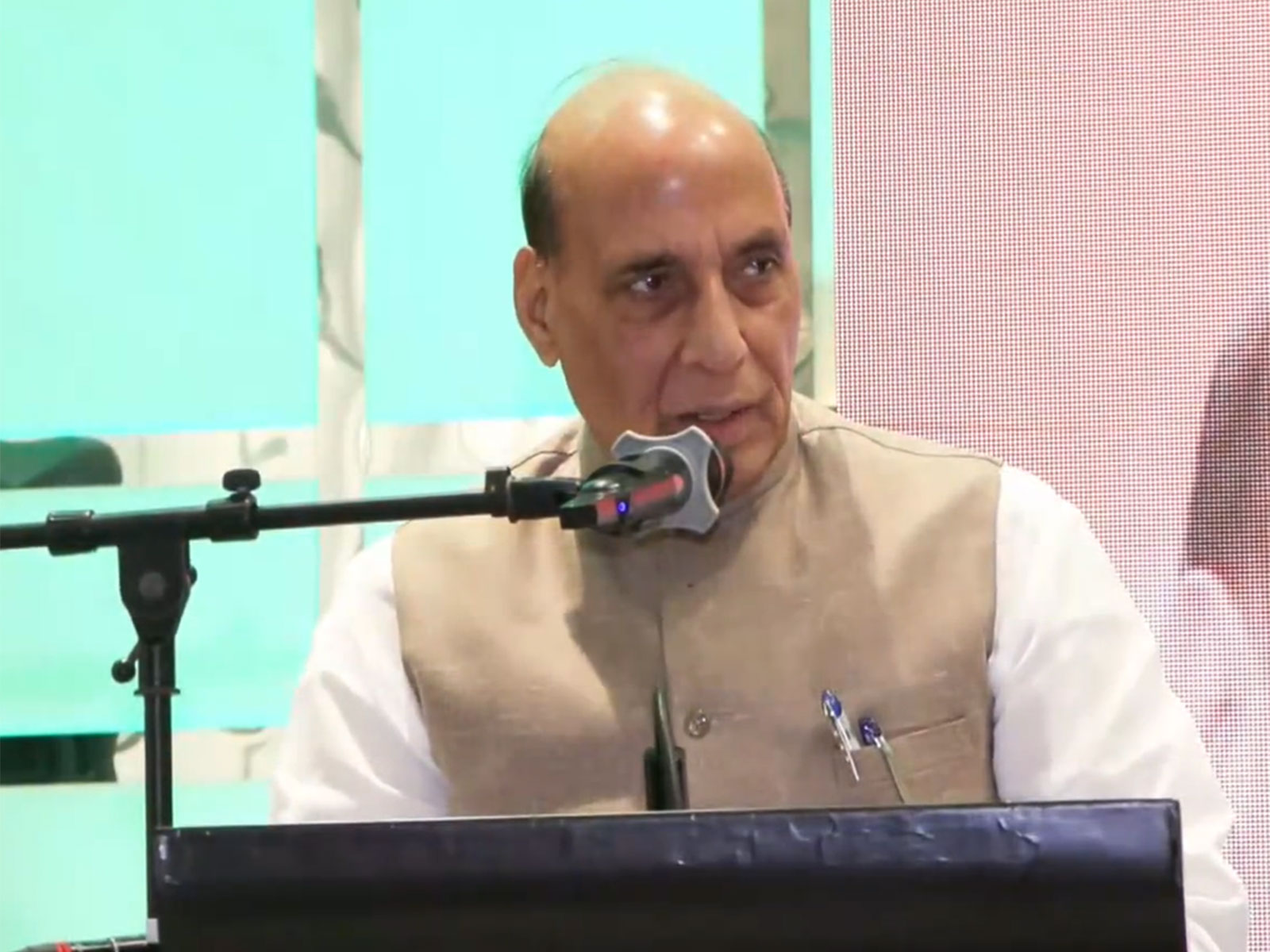Defence Minister Rajnath Singh addressing the Indian community in Cebu, the Philippines (Photo/X/@rajnathsingh)