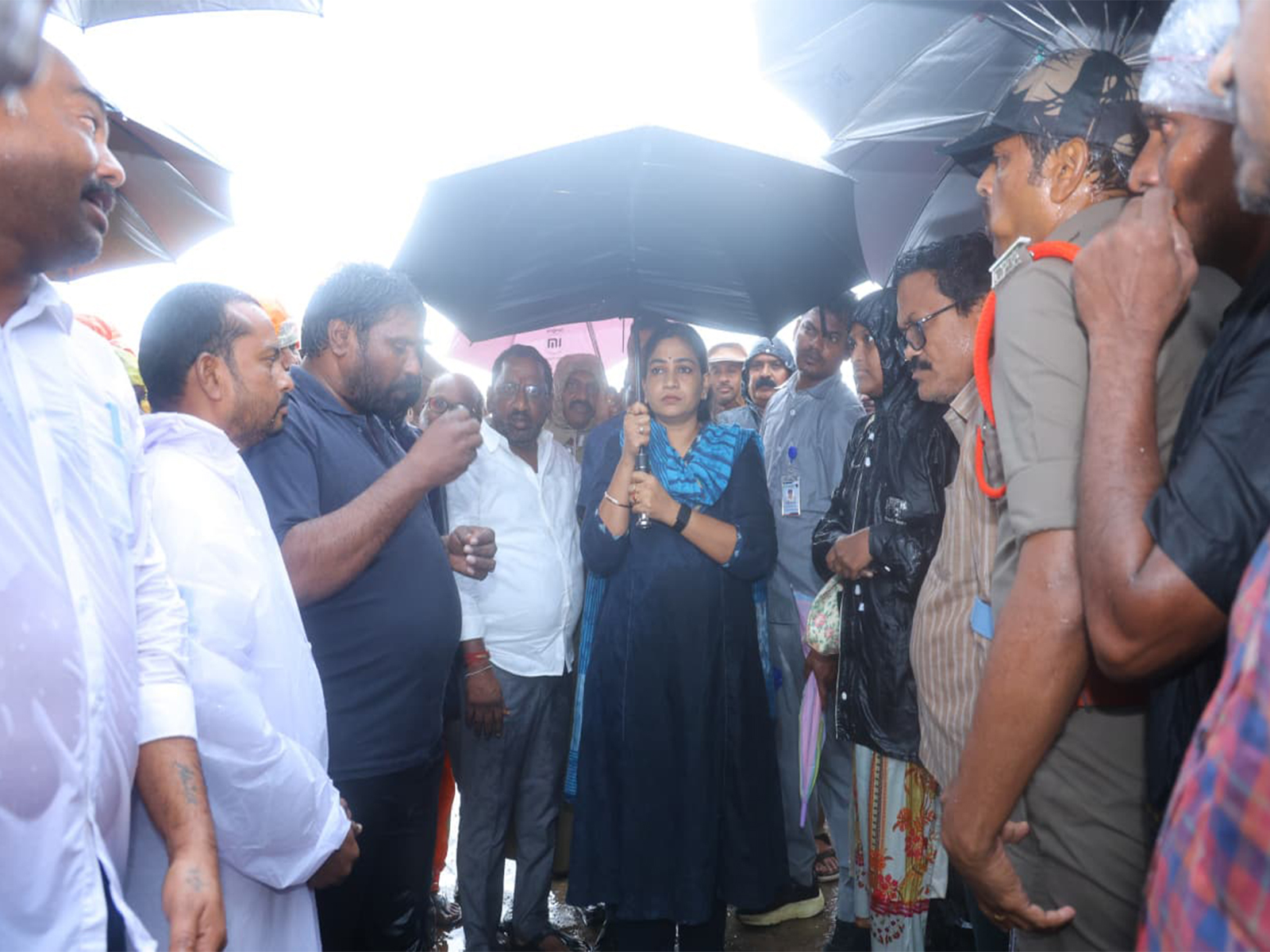  Andhra Pradesh Home Minister Anitha assessing cyclone affected areas (Photo/ANI)