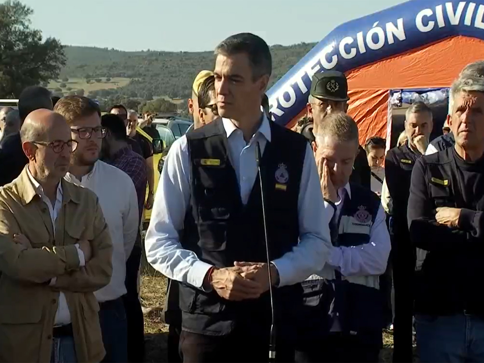 Spanish Prime Minister Pedro Sánchez in the Urda railway accident area (Photo/X/@desdelamoncloa)