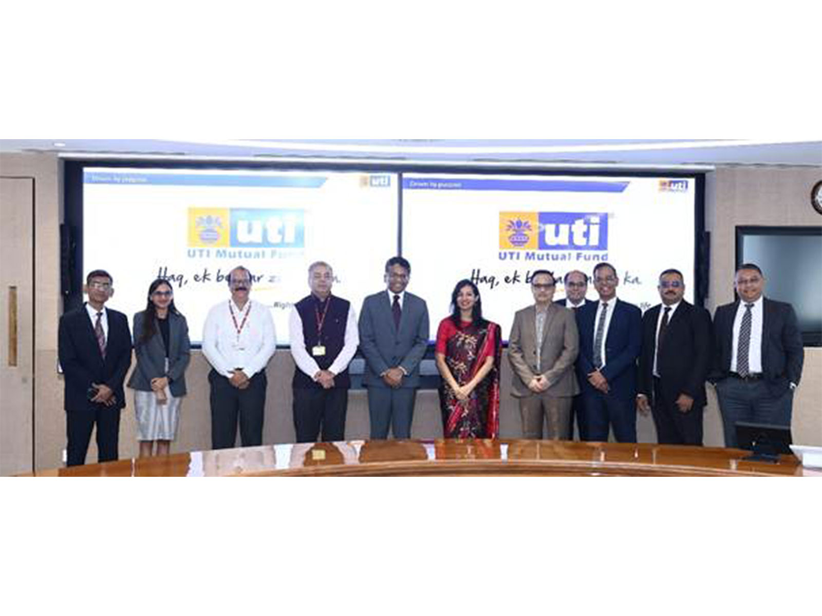 Senior officials from the Department of Posts and UTI AMC during the meeting at UTI AMC’s Corporate Office (Photo/PIB)