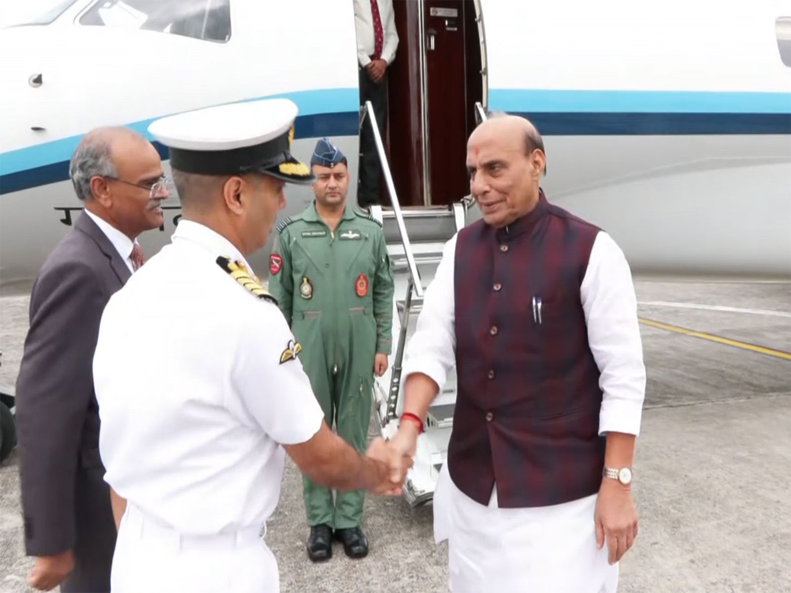 Defence Minister Rajnath Singh departs for Delhi after concluding his engagements at the 13th ASEAN Defence Ministers’ Meeting-Plus (ADMM-Plus) in Cebu, Philippines (Photo/ANI)