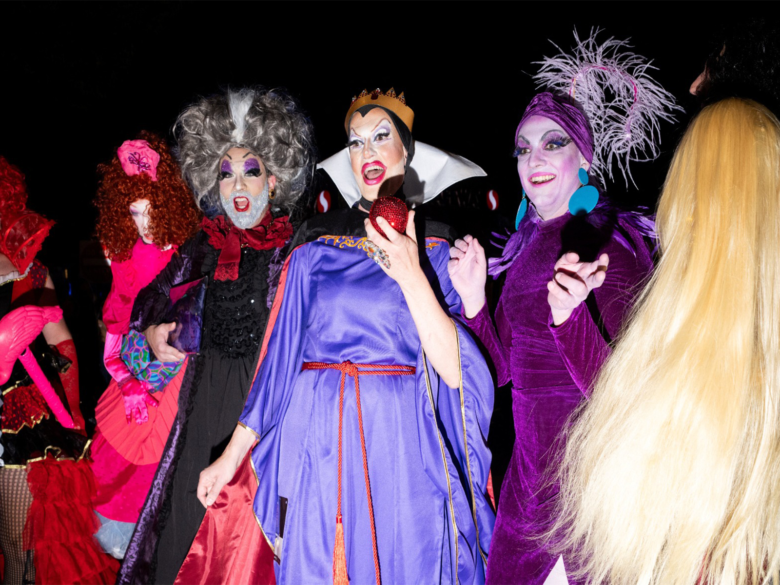 People attend annual pre-Halloween High Heel Race in Washington, DC, US. (Photo/REUTERS)