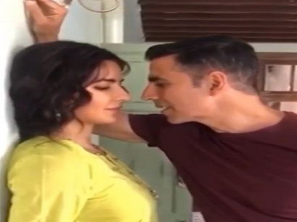 Akshay Kumar recreates 'Namastey London' scene on sets of 'Sooryavanshi'