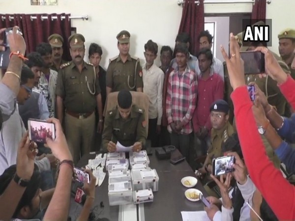 Police bust inter-state gang in Aligarh, 9 held Police busted an inter-state gang in Aligarh on Saturday. Photo/ANI