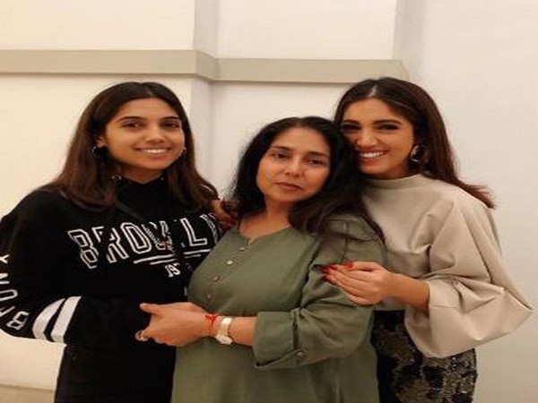 Bhumi Pednekar wishes her mom on this special day Bhumi Pednekar wishes her mom on this special day