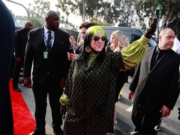 Billie Eilish stuns in green in Grammy 2020 red carpet Billie Eilish stuns in green in Grammy 2020 red carpet