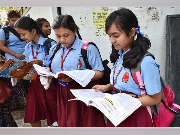 CBSE Board Exams 2022 to be held in 2 terms! How to stay on top while preparing your studies?