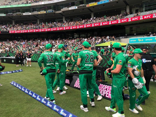 Melbourne Stars before the start of Perth Scorchers' innings (Photo/ Melbourne Stars Twitter) Melbourne Stars before the start of Perth Scorchers' innings (Photo/ Melbourne Stars Twitter)