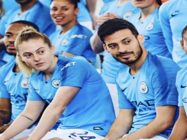 Manchester City's Keira Walsh with David Silva (Photo/ Keira Walsh Twitter) Manchester City's Keira Walsh with David Silva (Photo/ Keira Walsh Twitter)