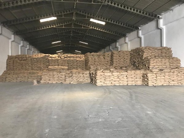 Last year, India Ambassador to Afghanistan Vinay Kumar said that India will gift 75,000 metric tonnes of wheat to Afghanistan. Last year, India Ambassador to Afghanistan Vinay Kumar said that India will gift 75,000 metric tonnes of wheat to Afghanistan.