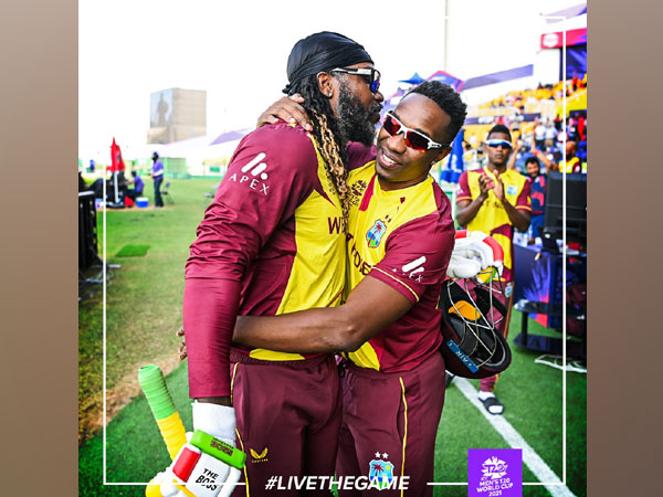 Dwayne Bravo and Chris Gayle (Photo: Twitter/T20 World Cup)