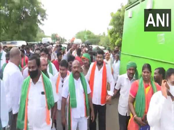 Amaravati farmers' "mahapadyatra- Nyayasthanam to Devasthanam" (Photo/ANI)