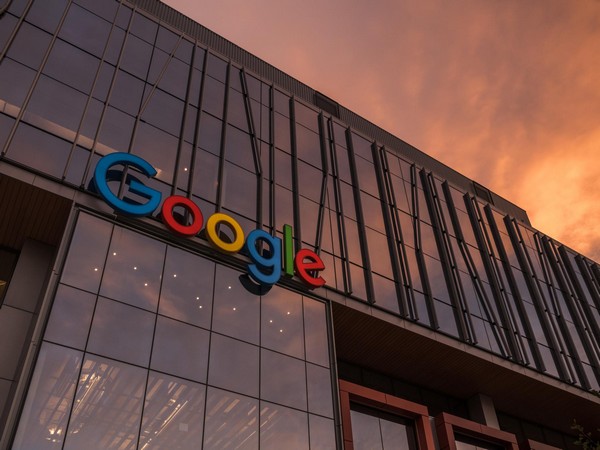 Google coming up with Pixel smartwatch, prototype spotted at a restaurant Google coming up with Pixel smartwatch, prototype spotted at a restaurant