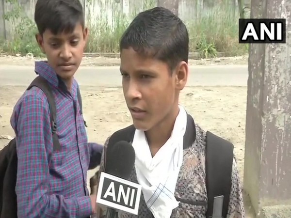 16-year-old Shanti Pal, is travelling to Badaun in Uttar Pradesh from Delhi on foot. 16-year-old Shanti Pal, is travelling to Badaun in Uttar Pradesh from Delhi on foot.
