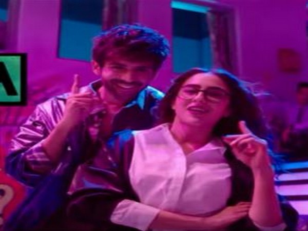 A still from the song 'Haan Main Galat' (Image Source: YouTube) A still from the song 'Haan Main Galat' (Image Source: YouTube)