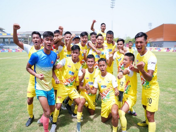Mizoram football team celebrate after winning gold at KIYG 2021 (Image: SAI/MYAS)